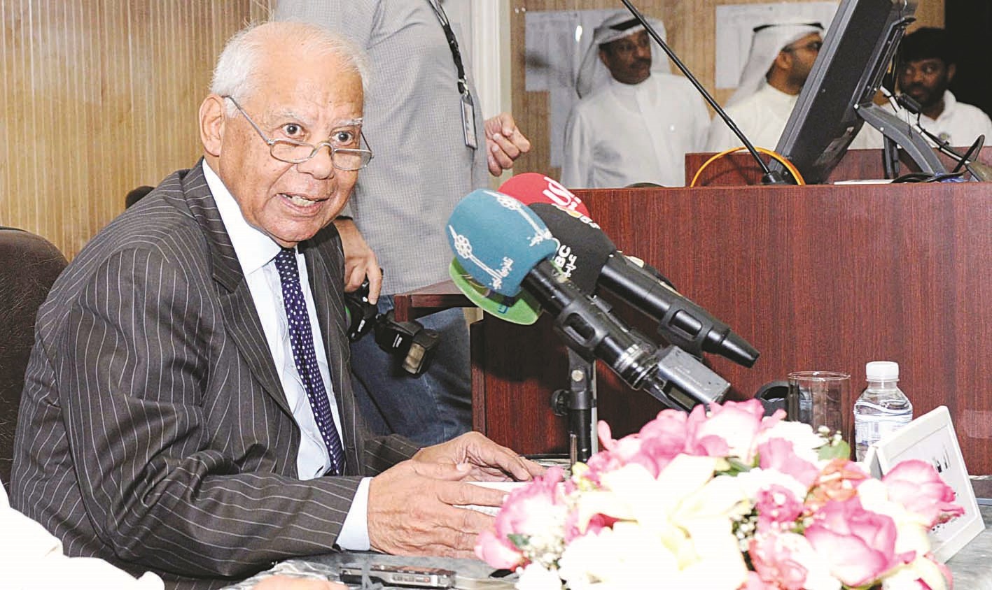 u0627u0644u0628u0628u0644u0627u0648u064a u0645u062au062du062fu062bu0627u064b u062eu0644u0627u0644 u0627u0644u0645u062du0627u0636u0631u0629 (u062au0635u0648u064au0631 u0646u0627u064au0641 u0627u0644u0639u0642u0644u0629)