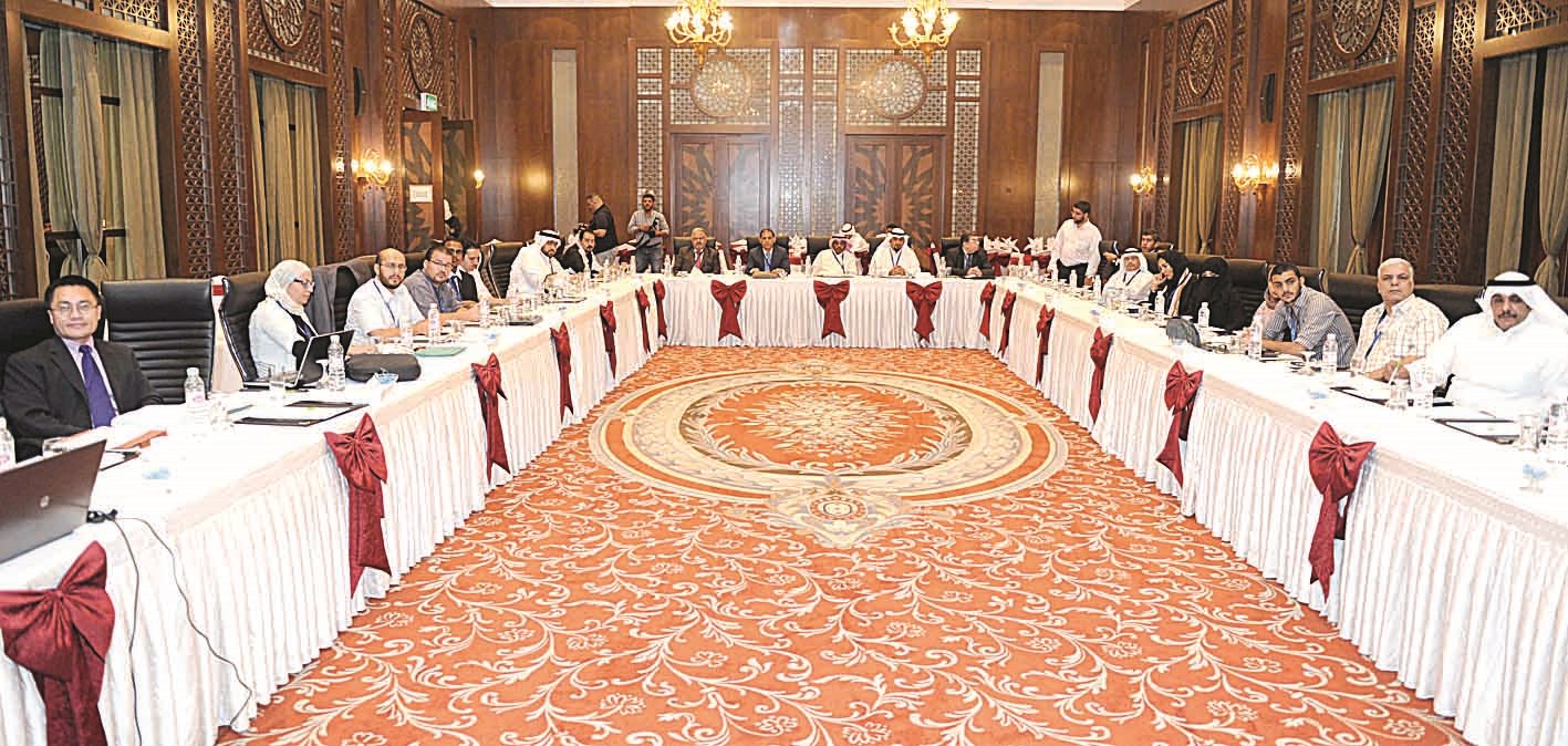 u062cu0627u0646u0628 u0645u0646 u0627u0644u0645u0634u0627u0631u0643u064au0646 u0641u064a u0627u0644u0648u0631u0634u0629 (u062au0635u0648u064au0631 u0637u0627u0631u0642 u0639u0632u0627u0644u062fu064au0646)