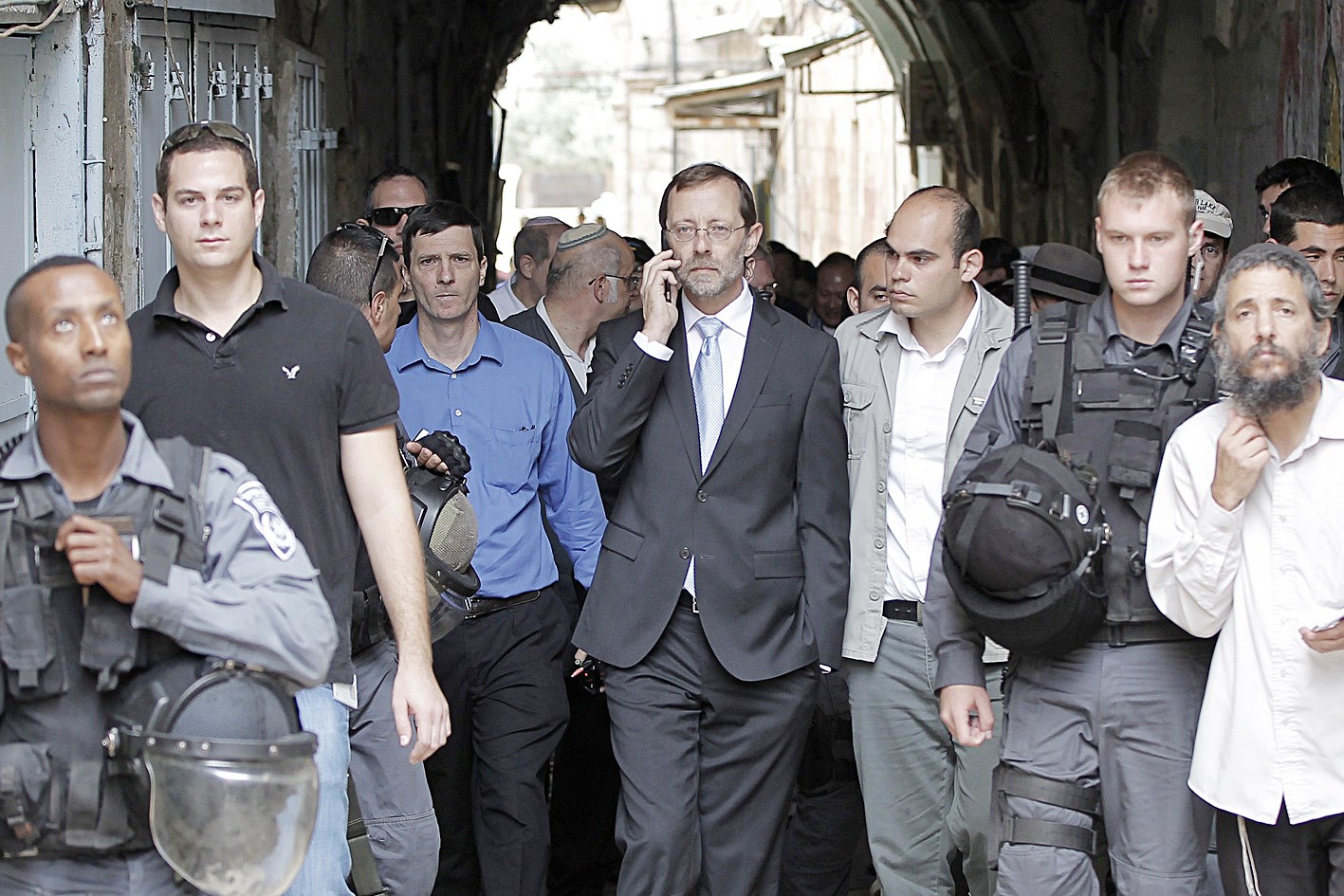 u0641u064au063au0644u064au0646 u064au062au062du062fu062b u0639u0628u0631 u0627u0644u0647u0627u062au0641 u0641u064a u0627u0644u0642u062fu0633 u0627u0644u0634u0631u0642u064au0629 u0623u0645u0633  (u0627 u0641 u0628)