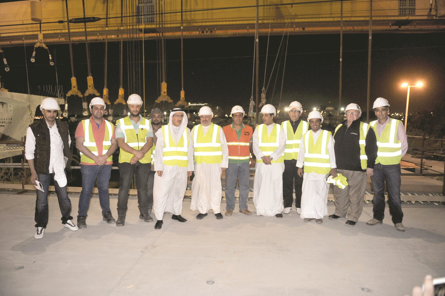 الفريق المشارك في الجولة الميدانية في لقطة جماعية