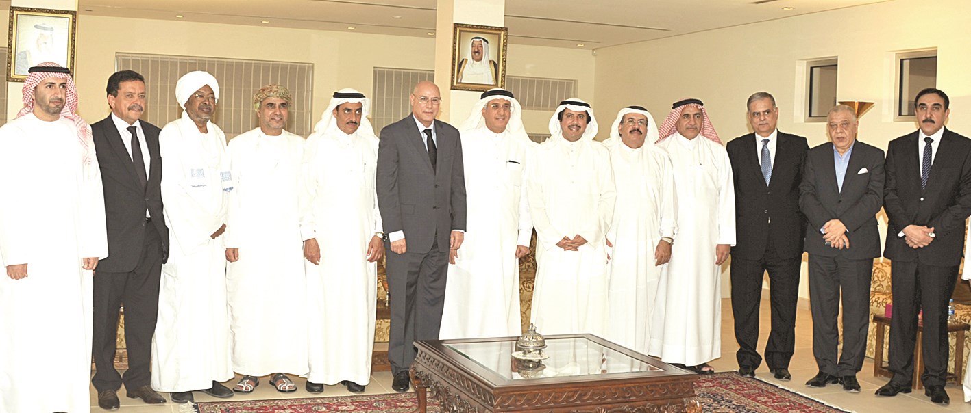 u0639u0632u0627u0645 u0627u0644u0635u0628u0627u062d u0645u062au0648u0633u0637u0627u064b u0633u0641u0631u0627u0621 u0627u0644u062fu0648u0644 u0627u0644u0639u0631u0628u064au0629 u0648u0645u0633u062au0634u0627u0631 u0645u0644u0643 u0627u0644u0628u062du0631u064au0646