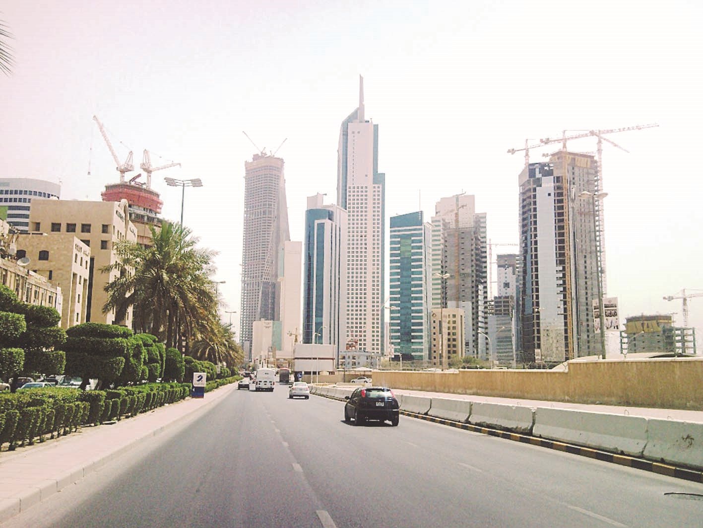 u062du0631u0643u0629 u0627u0644u0645u0634u0627u0631u064au0639 u062au0646u0639u0643u0633 u0625u064au062cu0627u0628u0627u064b u0639u0644u0649 u0627u0644u0628u0646u0648u0643