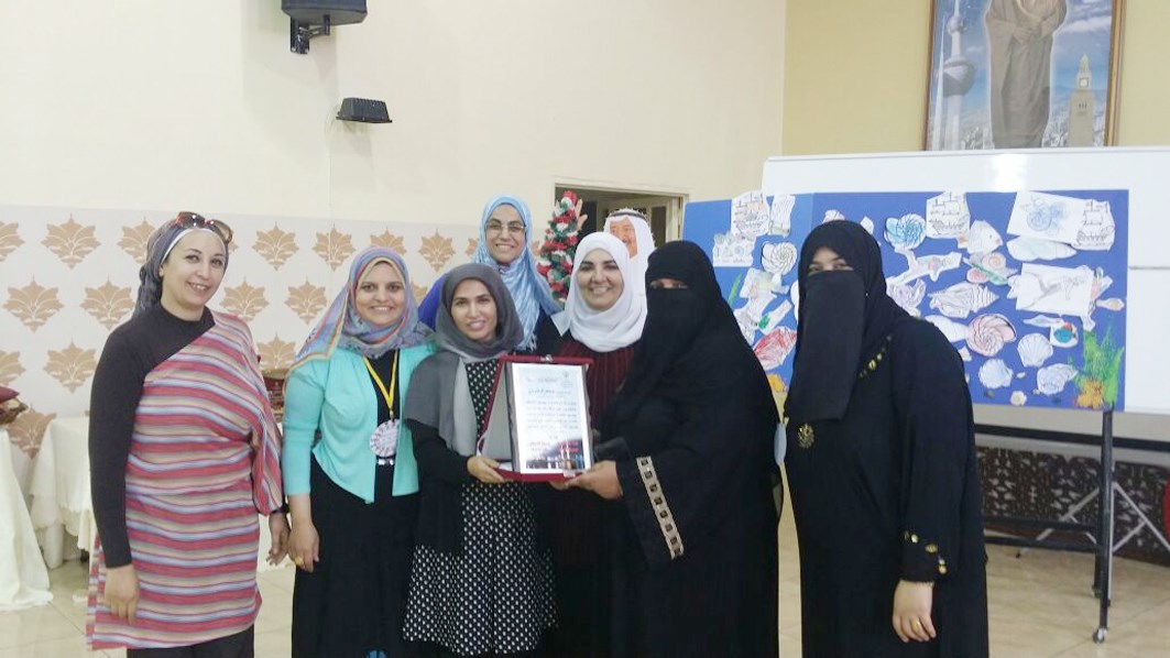 u0645u062fu064au0631u0629 u0627u0644u0645u062fu0631u0633u0629 u062au0643u0631u0651u0645 u0641u0631u064au0642 u0639u0645u0644 u0645u0647u0631u062cu0627u0646 u062fu0631u0627u0633u062au064a u0648u0646u0627u0633u0629