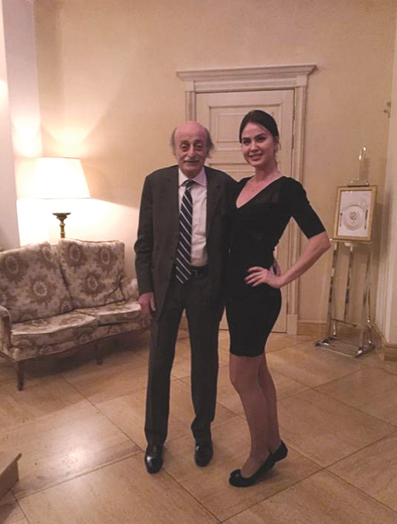 u062cu0646u0628u0644u0627u0637 u0645u0639 u0627u0644u062du0633u0646u0627u0621 u0627u0644u0631u0648u0633u064au0629