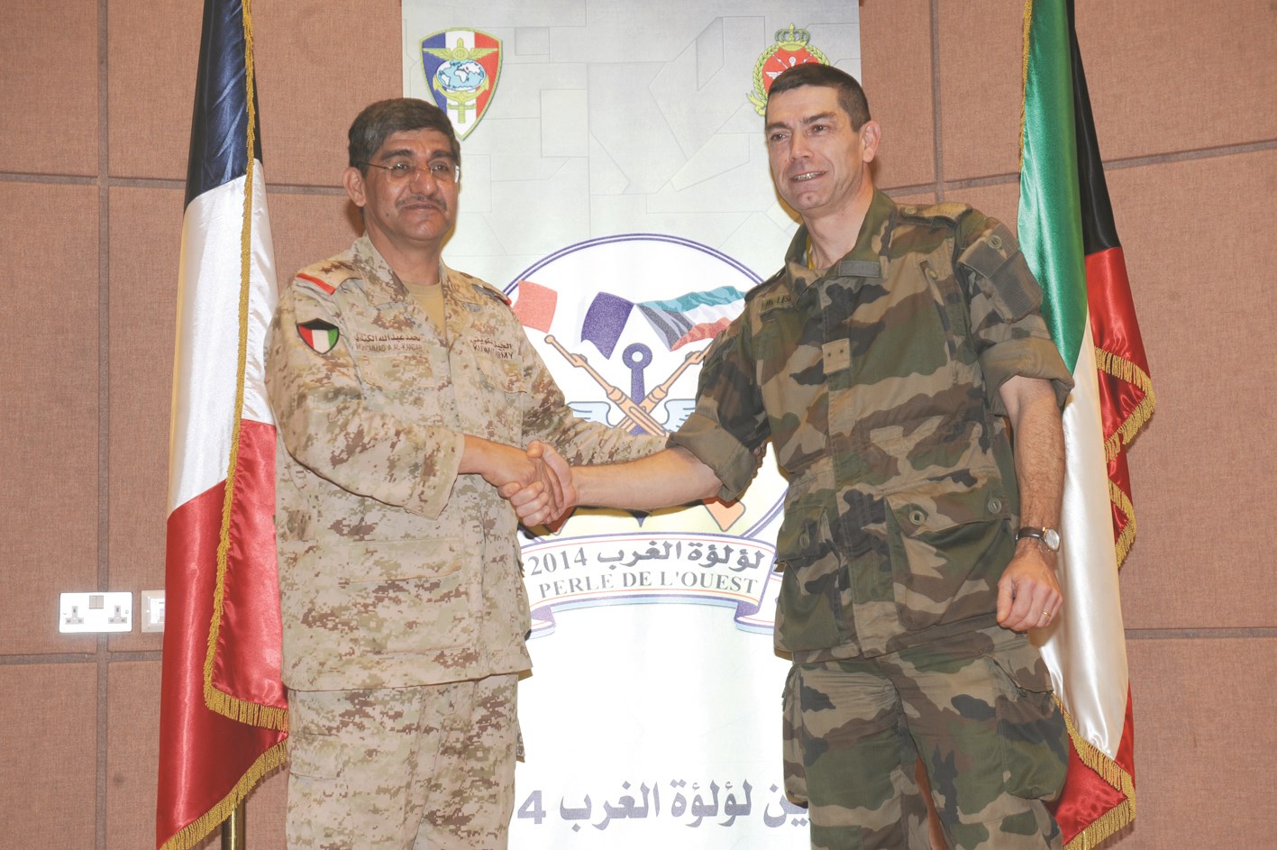 u0645u0635u0627u0641u062du0629 u0628u064au0646 u0627u0644u0643u0646u062fu0631u064a u0648u0641u064au0644u064au0628 u0639u0642u0628 u0627u0644u0645u0624u062au0645u0631 u0627u0644u0635u062du0627u0641u064a         (u062au0635u0648u064au0631 u062cu0644u0627u0644 u0645u0639u0648u0636)