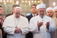 u0628u0627u0628u0627 u0627u0644u0641u0627u062au064au0643u0627u0646 u0641u0631u0646u0633u064au0633 u0627u0644u0627u0648u0644 u064au0635u0644u064a u0641u064a u0627u0644u062cu0627u0645u0639 u0627u0644u0627u0632u0631u0642 u0628u062cu0648u0627u0631 u0645u0641u062au064a u0627u0633u0637u0646u0628u0648u0644 u0631u062du0645u064a u064au0627u0631u0627u0646