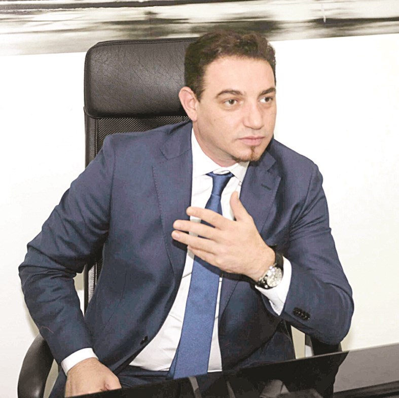 الدكتور محمود العلول