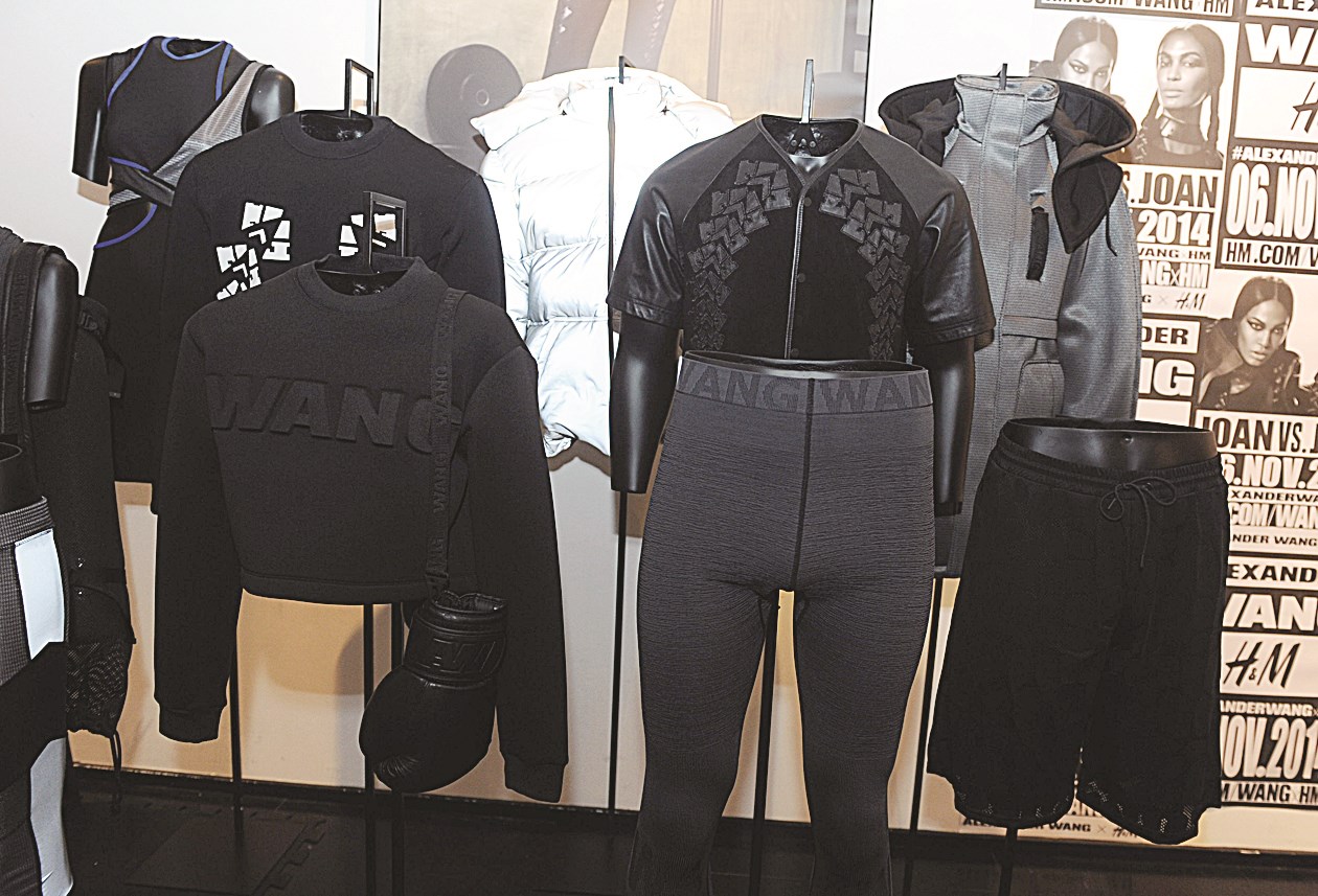 u0645u0644u0627u0628u0633 u0639u0635u0631u064au0629 u0630u0627u062a u0623u0646u0627u0642u0629 u0648u0645u0632u0627u064au0627 u0639u0645u0644u064au0629 (u062au0635u0648u064au0631 u0632u0643u0631u064au0627 u0639u0637u064au0629)