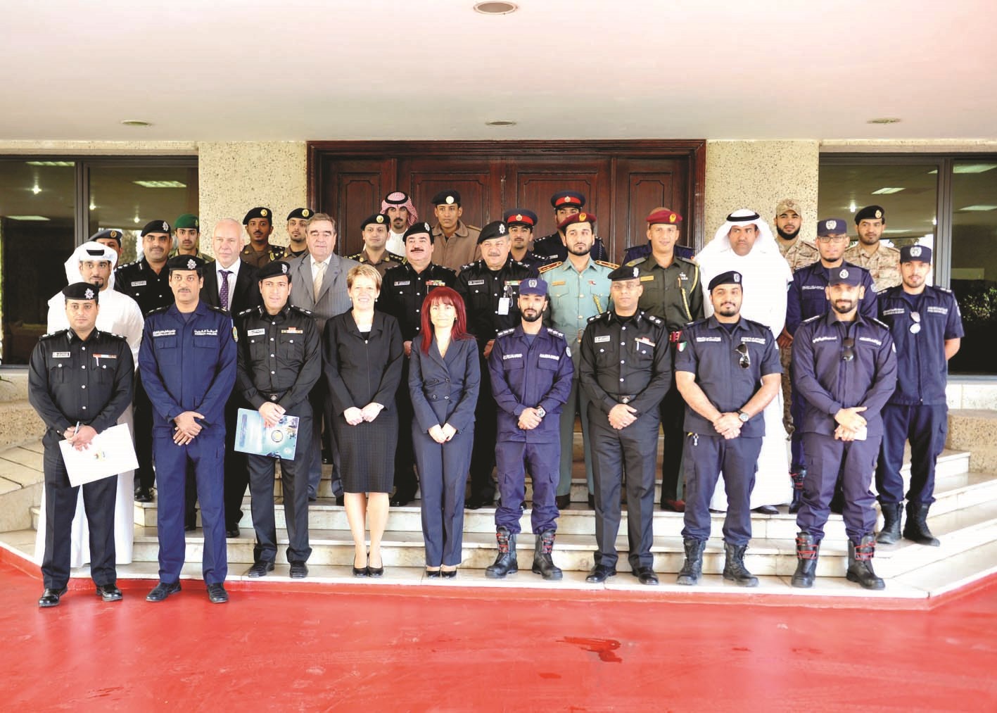 لقطة جامعة للمشاركين