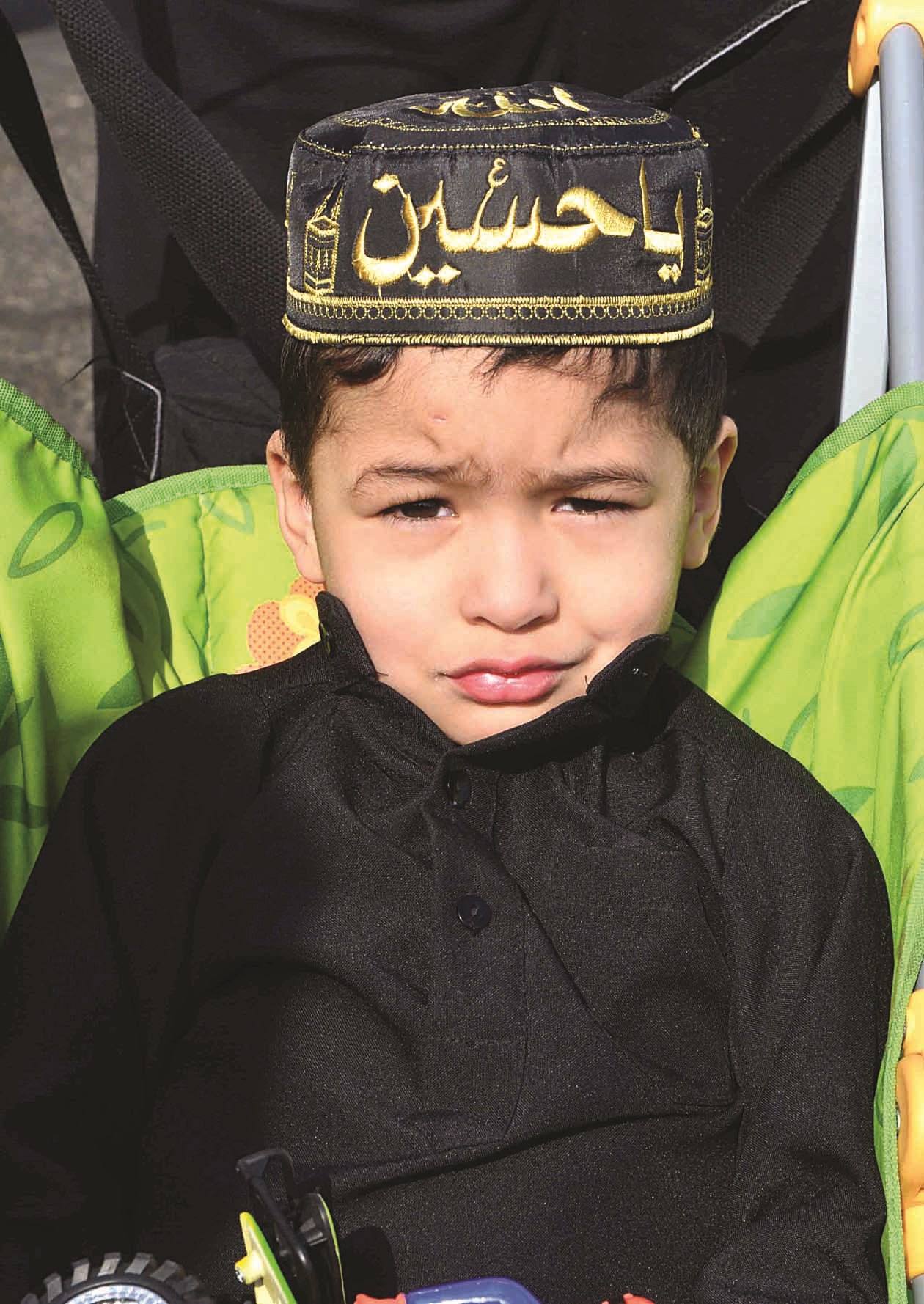 طفل حضر ذكرى كربلاء