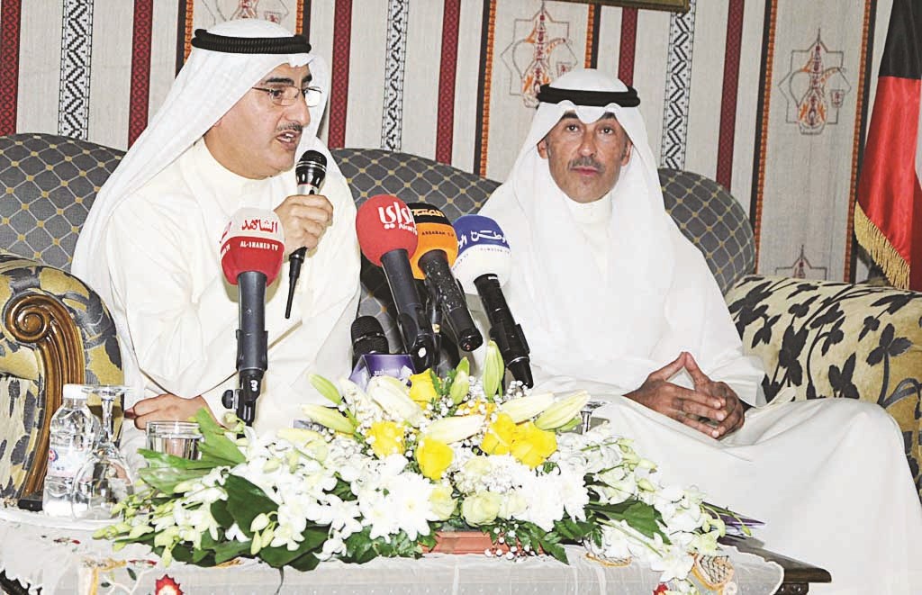 u0627u0644u0625u0628u0631u0627u0647u064au0645 u0645u062au062du062fu062bu0627u064b u0623u0645u0627u0645 u0627u0644u062du0636u0648u0631 u0648u0628u062cu0648u0627u0631u0647 u0645u062du0627u0641u0638 u0627u0644u0623u062du0645u062fu064a (u062au0635u0648u064au0631 u0643u0631u0645 u0630u064au0627u0628 )