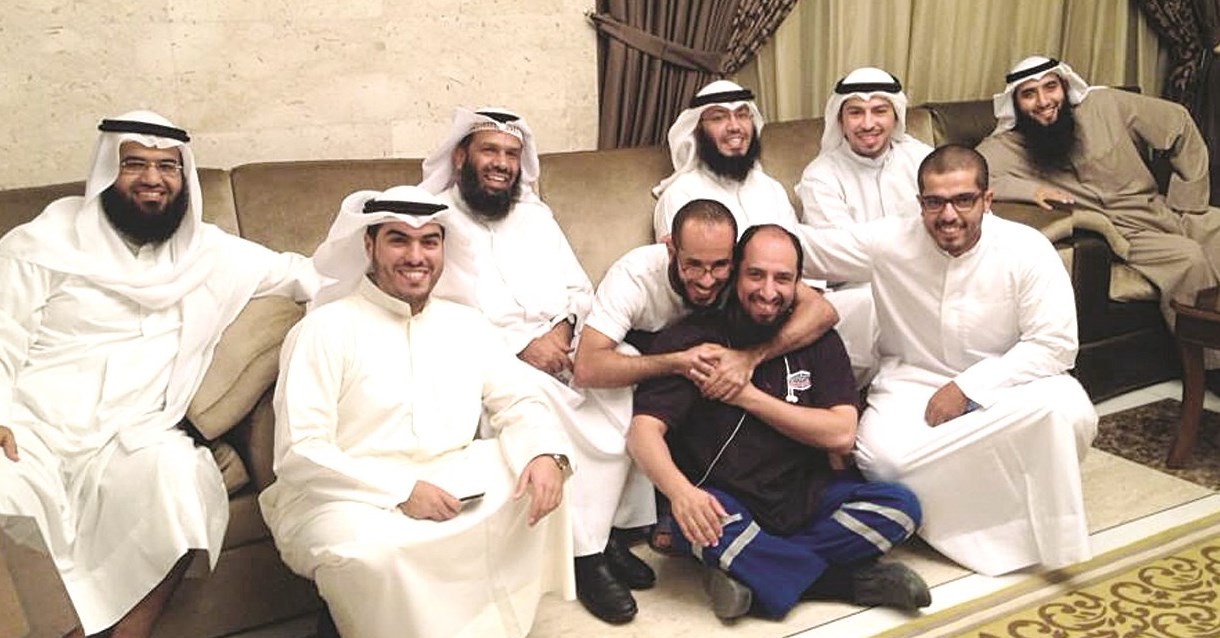 وسط المباركين بعودته