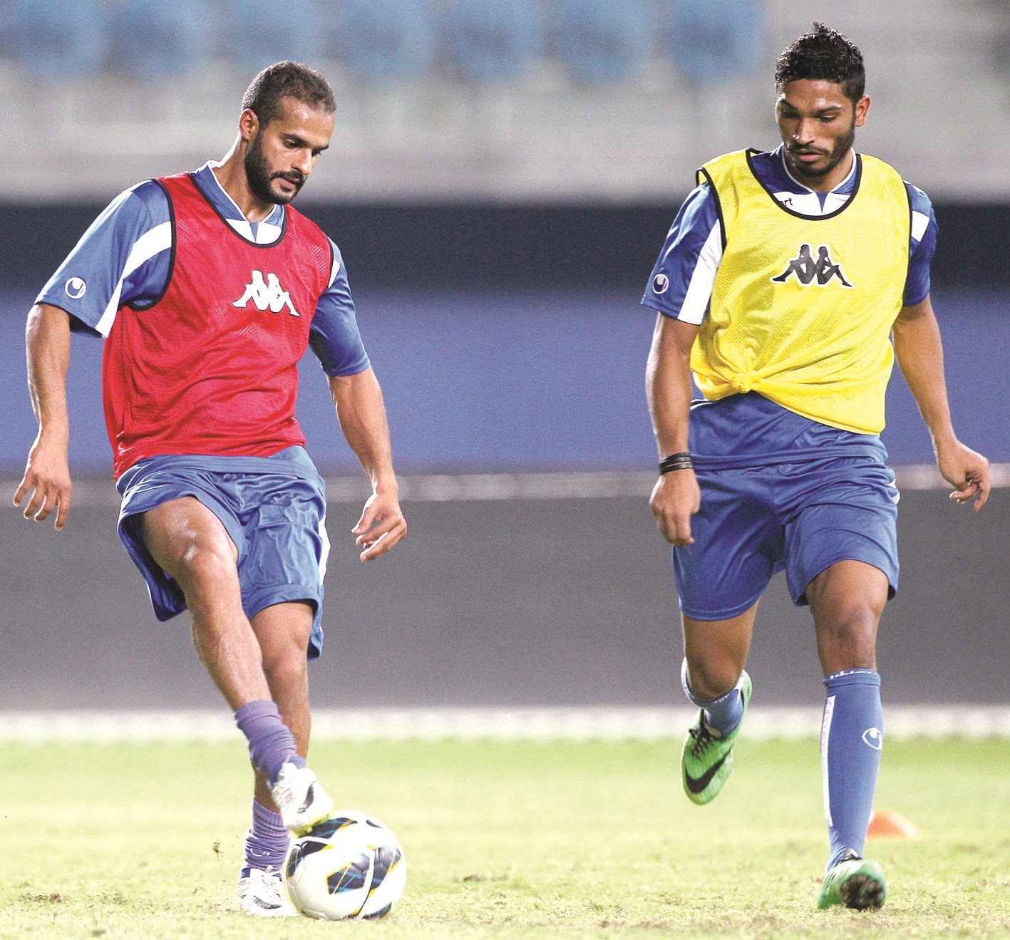 المطوع ويوسف ناصر خلال التدريب