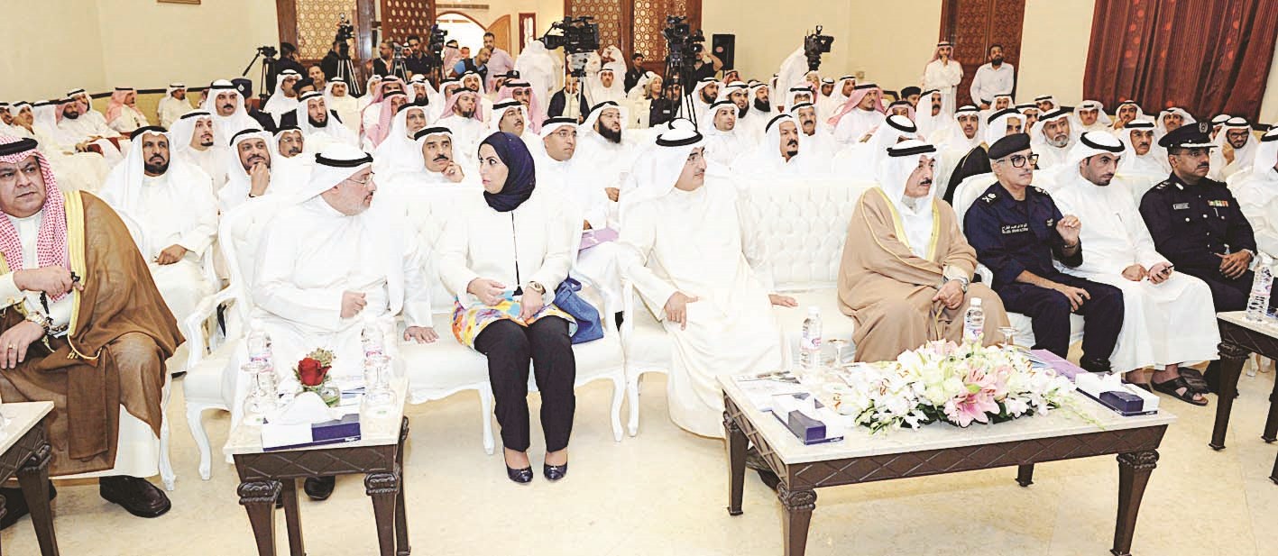 u0642u064au0627u062fu0627u062a u0648u0632u0627u0631u0629 u0627u0644u0623u0634u063au0627u0644 u0645u0639 u0627u0644u0645u062du0627u0641u0638 u0648u0628u0639u0636 u0645u0646 u0623u0647u0627u0644u064a u0627u0644u062cu0647u0631u0627u0621