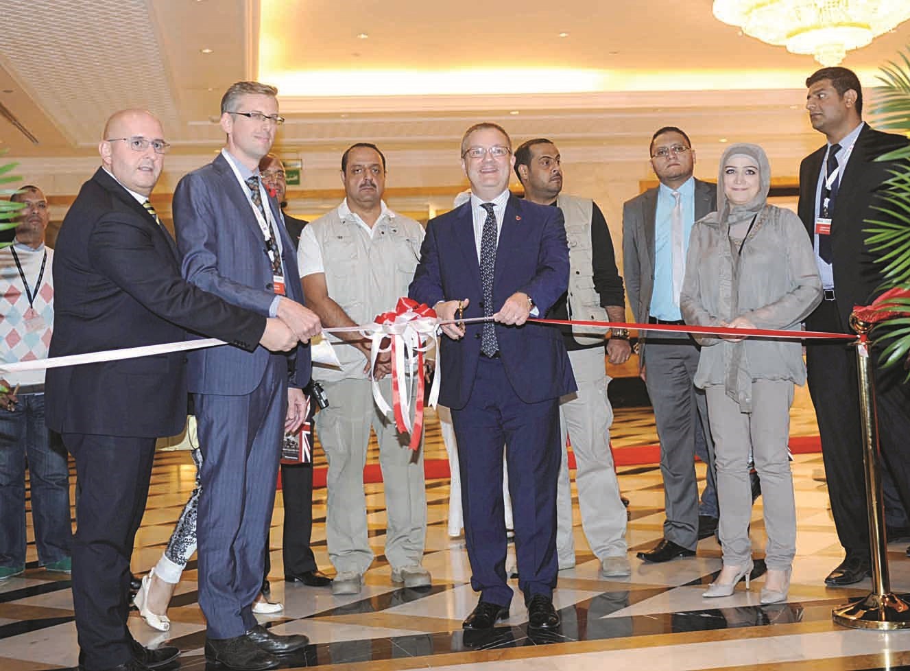 u0627u0644u0633u0641u064au0631 u0627u0644u0628u0631u064au0637u0627u0646u064a u064au0642u0635 u0634u0631u064au0637 u0627u0644u0627u0641u062au062au0627u062d b (u062au0635u0648u064au0631 u0637u0627u0631u0642 u0639u0632u0627u0644u062fu064au0646)