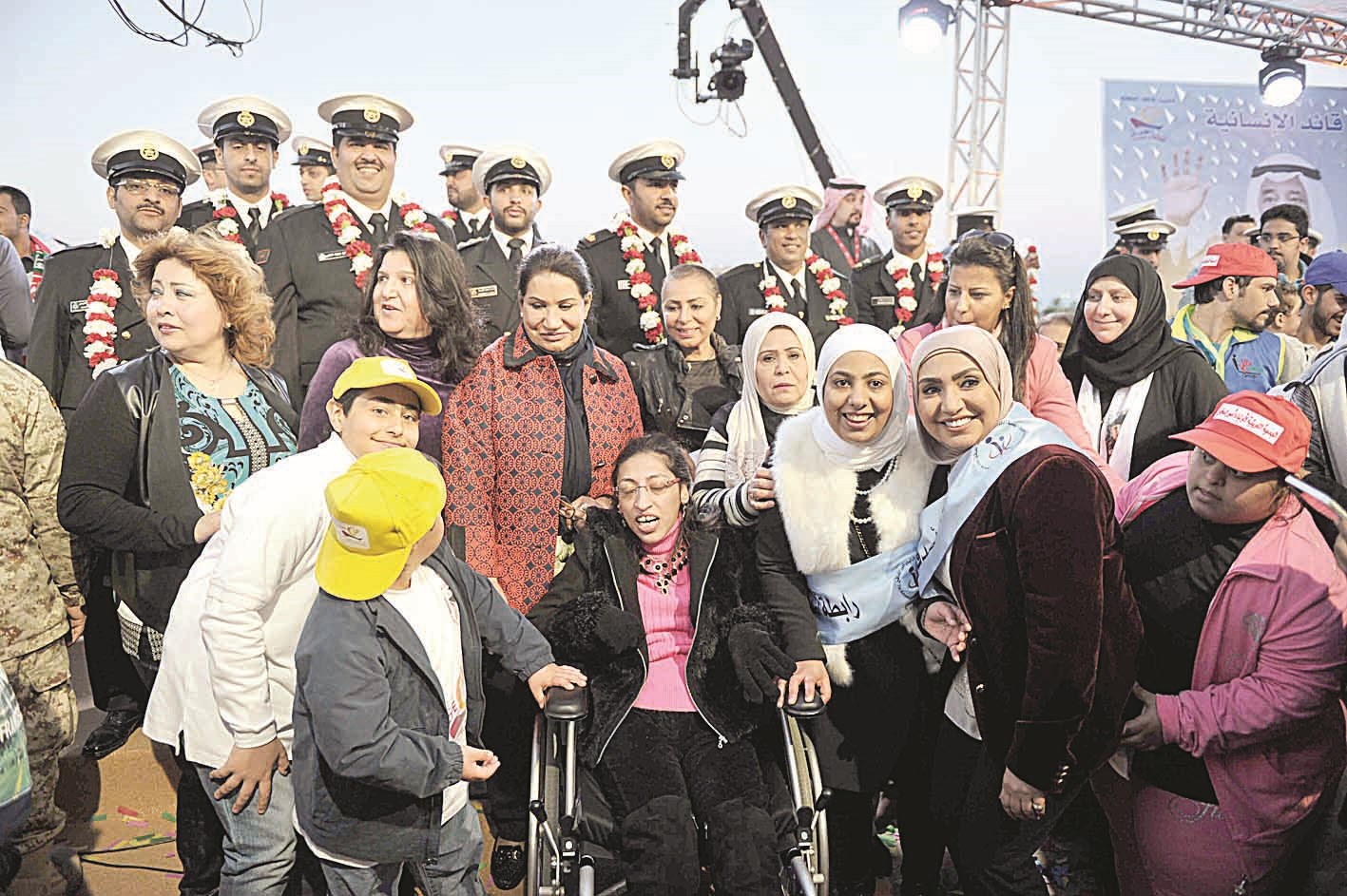 حفاوة بالغة في استقبال إحدى العائدات من الرحلة