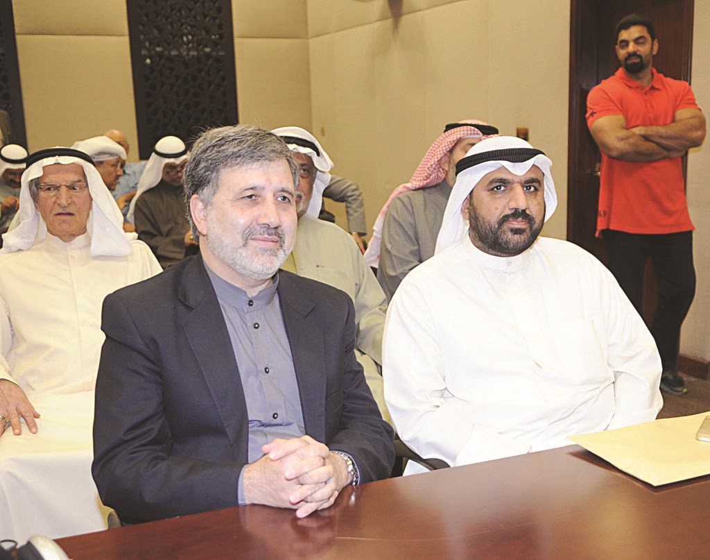 السفير الإيراني في مقدم الحضور