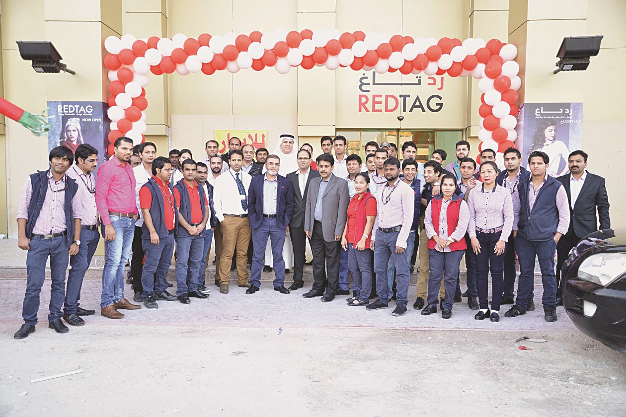 فريق «ردتاغ» في لقطة تذكارية