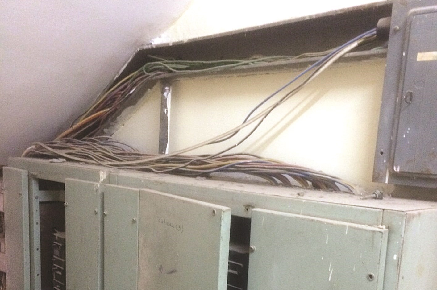 ... وأخرى في «الموارد البشرية»