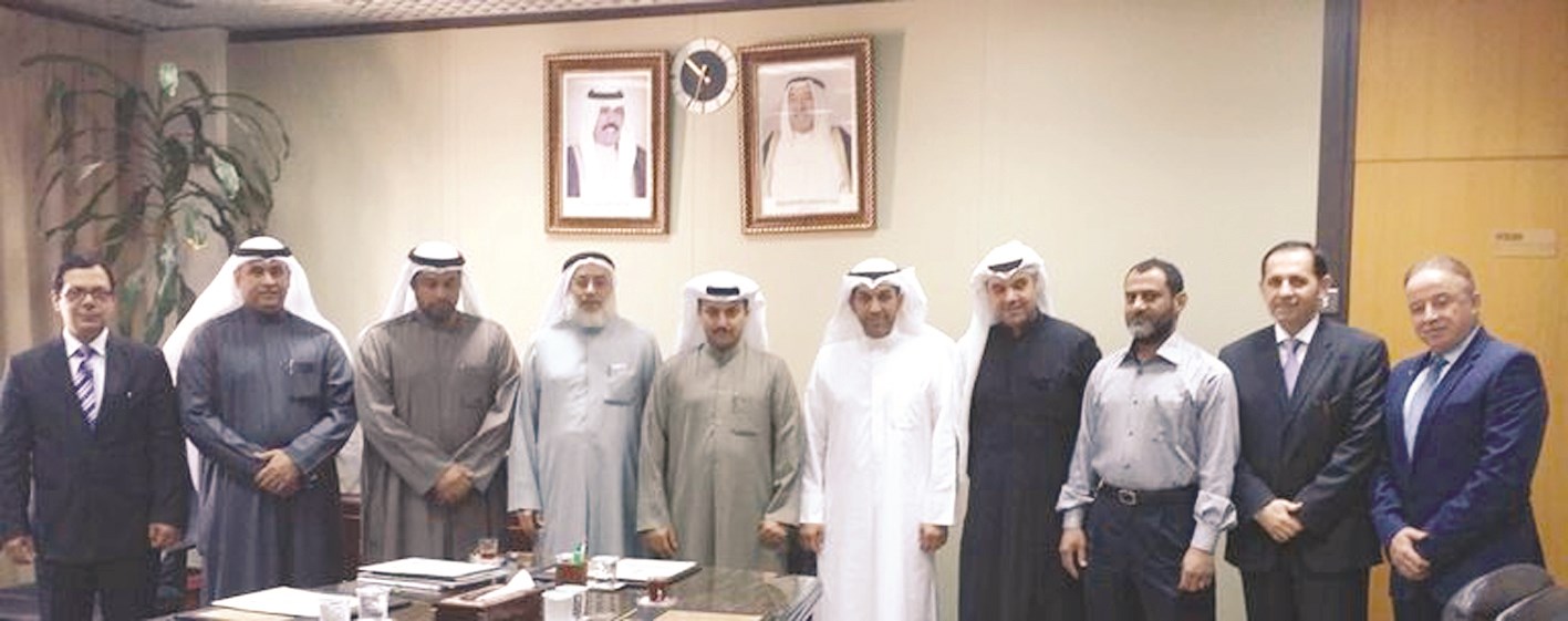 u0645u0633u0624u0648u0644u0648 u0627u0644u0648u0632u0627u0631u0629 u0648u0627u0644u0634u0631u0643u0629 u0639u0642u0628 u062au0648u0642u064au0639 u0627u0644u0639u0642u062f