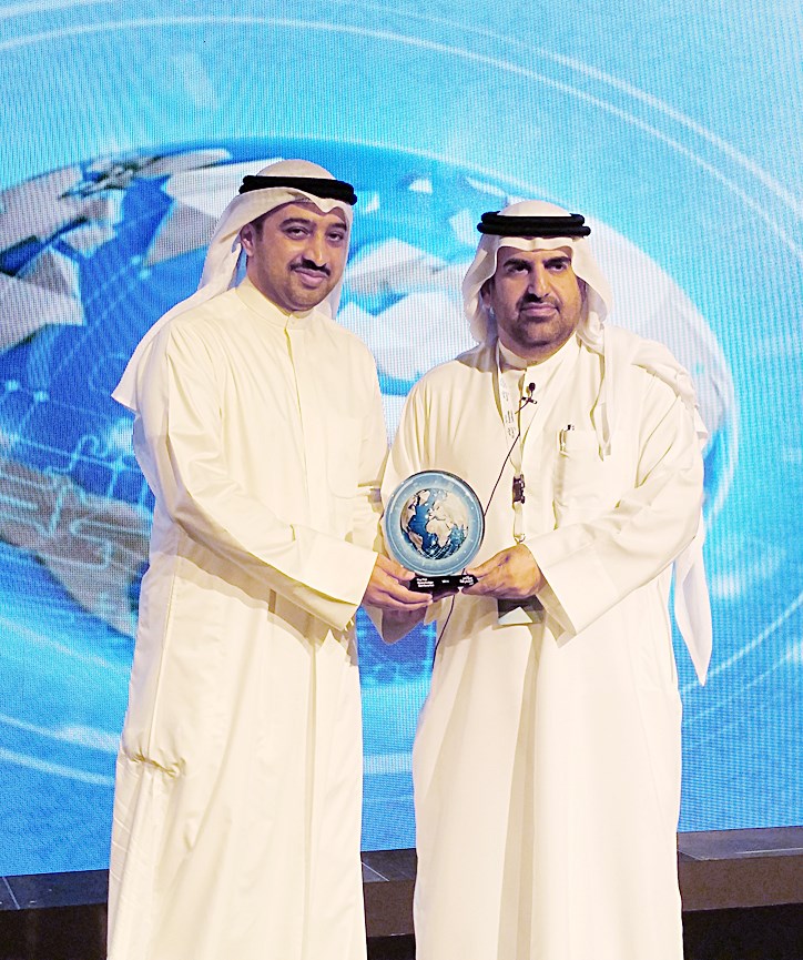 الحويرب مكرماً الكويتي خالد الحشاش