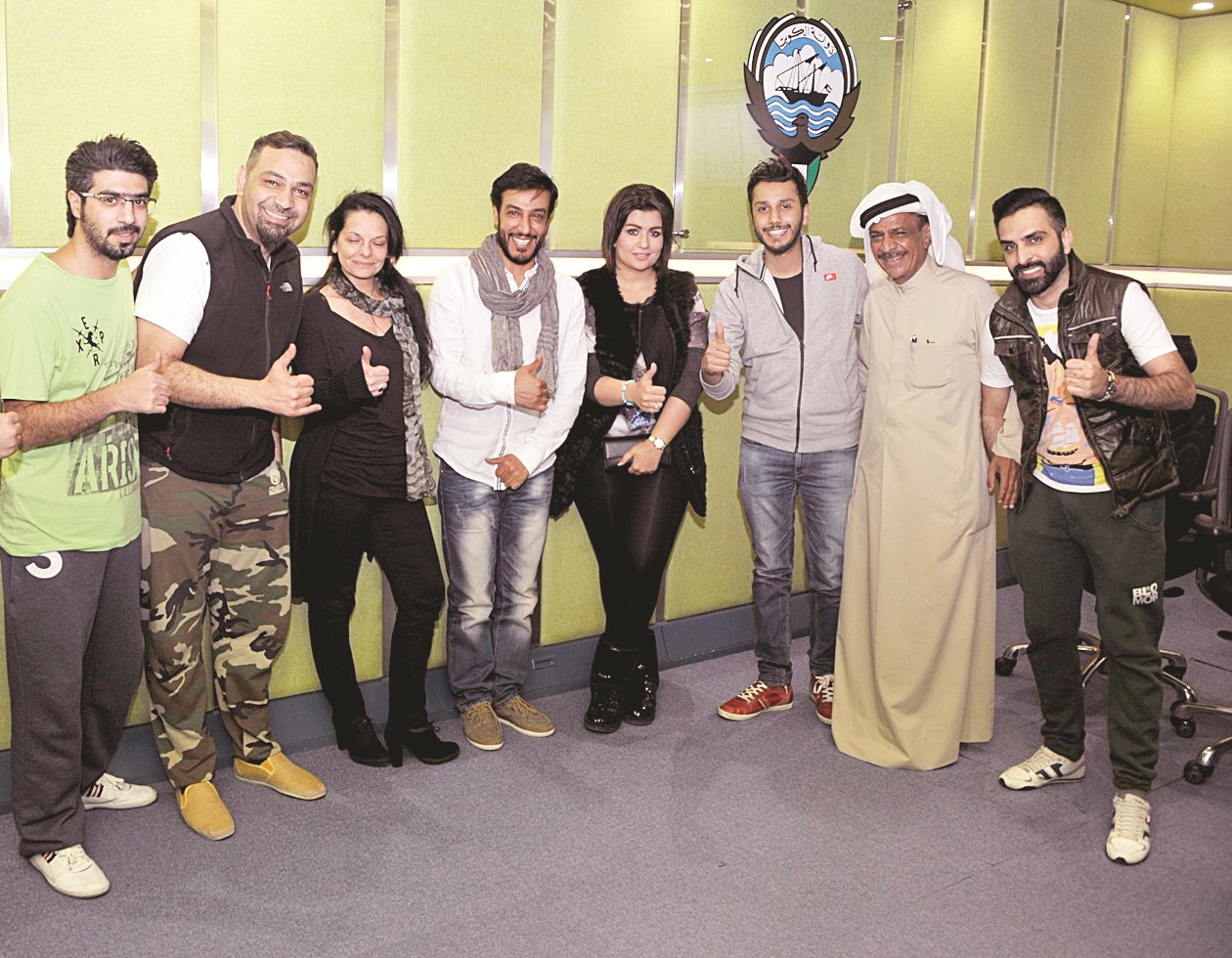 النمر والحداد بصحبة فريق عمل «دايركت» الإذاعي