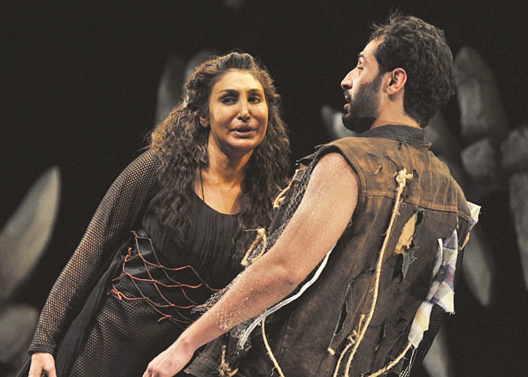 u0623u062du0644u0627u0645 u0648u062du0645u062f u0641u064a u00abu062du0631u0628 u0627u0644u0646u0639u0644u00bb  (u062au0635u0648u064au0631 u0633u0639u062f u0647u0646u062fu0627u0648u064a)