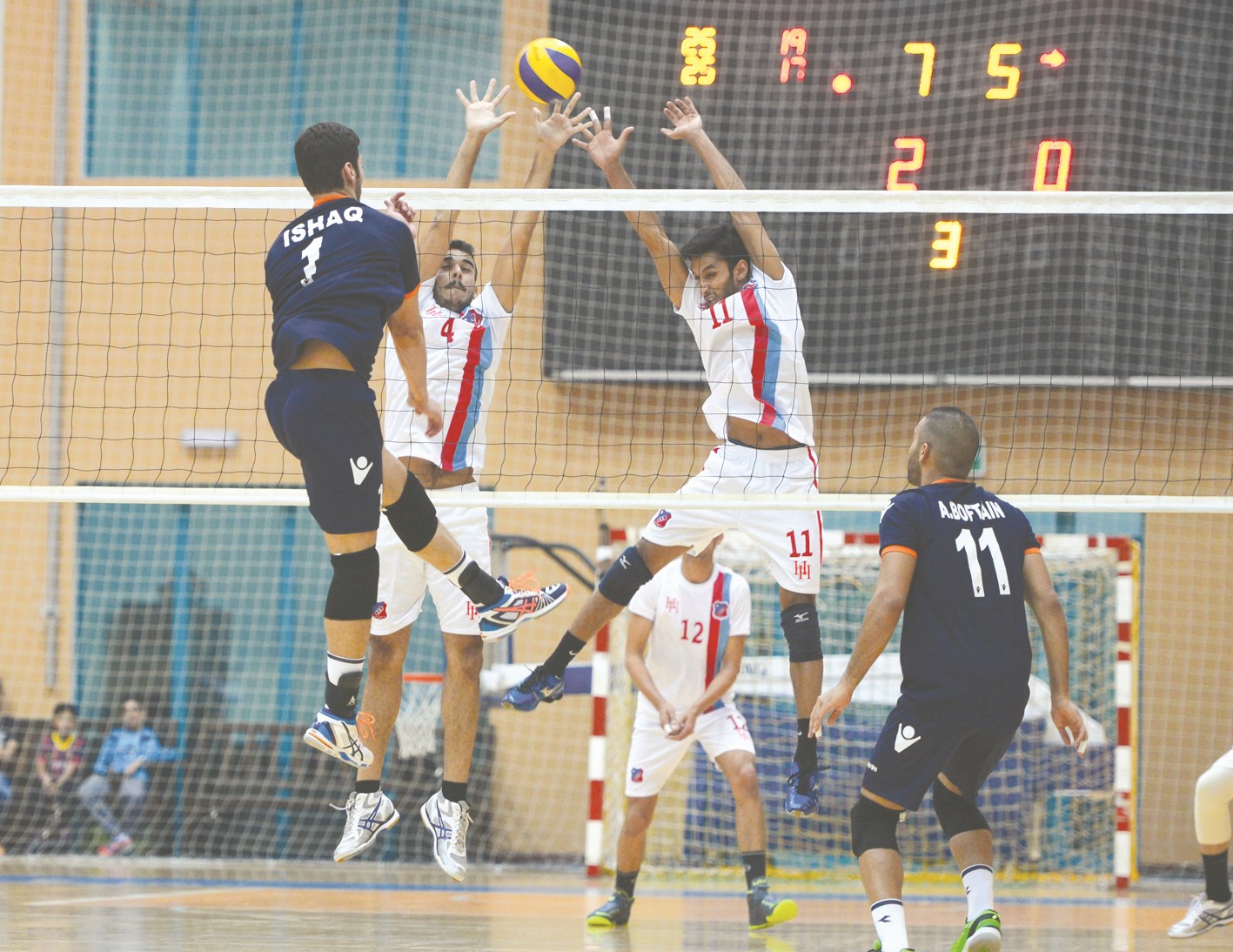 u0646u062cu0645 u0643u0627u0638u0645u0629 u0645u062du0645u062f u0625u0633u062du0627u0642 u062au0623u0644u0642 u0641u064a u0627u0644u0645u0628u0627u0631u0627u0629 u0623u0645u0627u0645 u00abu0627u0644u0643u0648u064au062au00bb  (u062au0635u0648u064au0631 u0623u0633u0639u062f u0639u0628u062fu0627u0644u0644u0647)