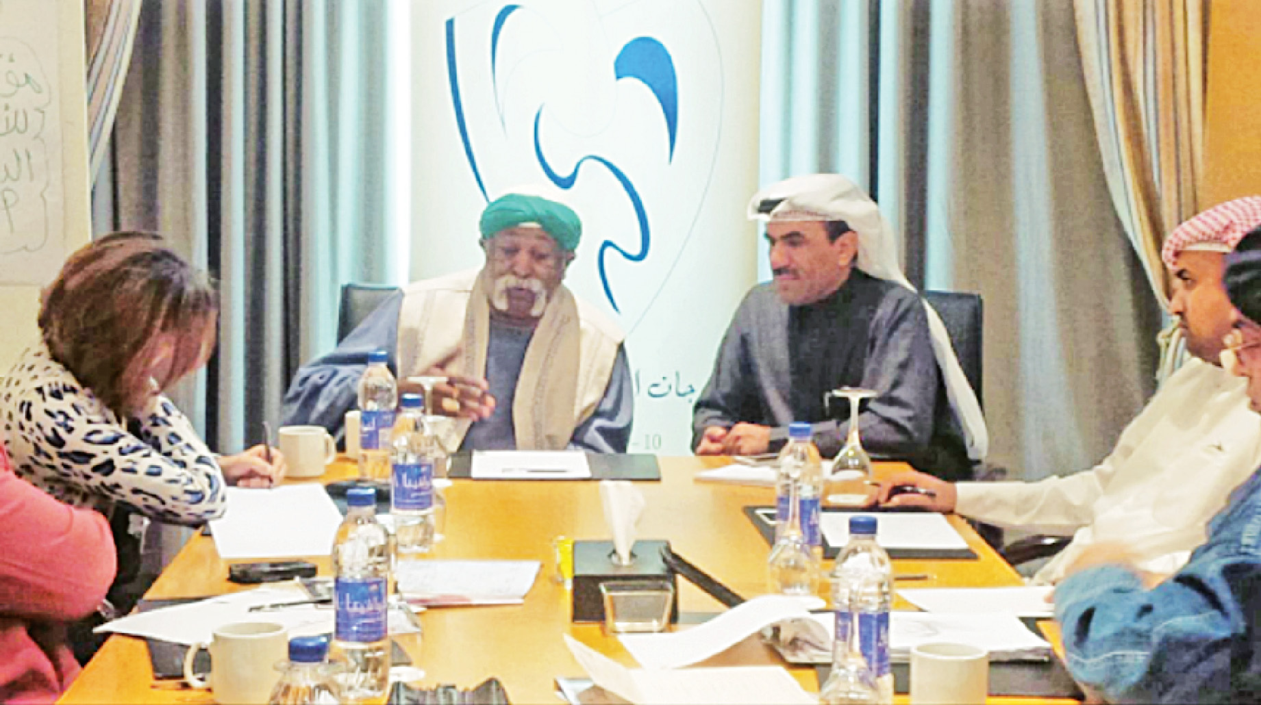 خلال المؤتمر الصحافي