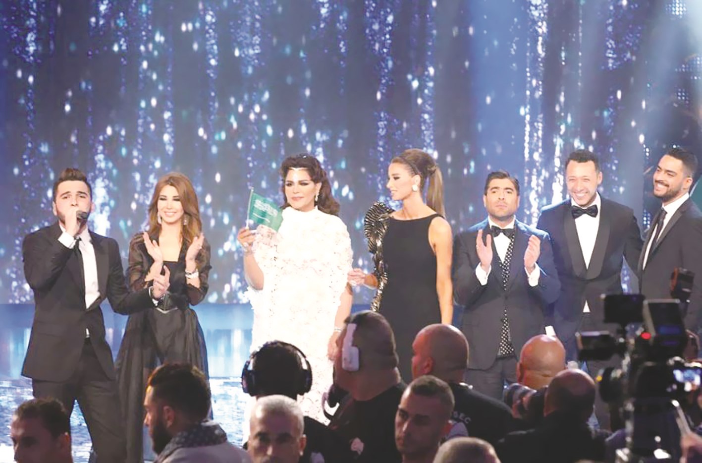 u062du0627u0632u0645 u0634u0631u064au0641 u0645u0639 u0646u062cu0648u0645 u0627u0644u0628u0631u0646u0627u0645u062c