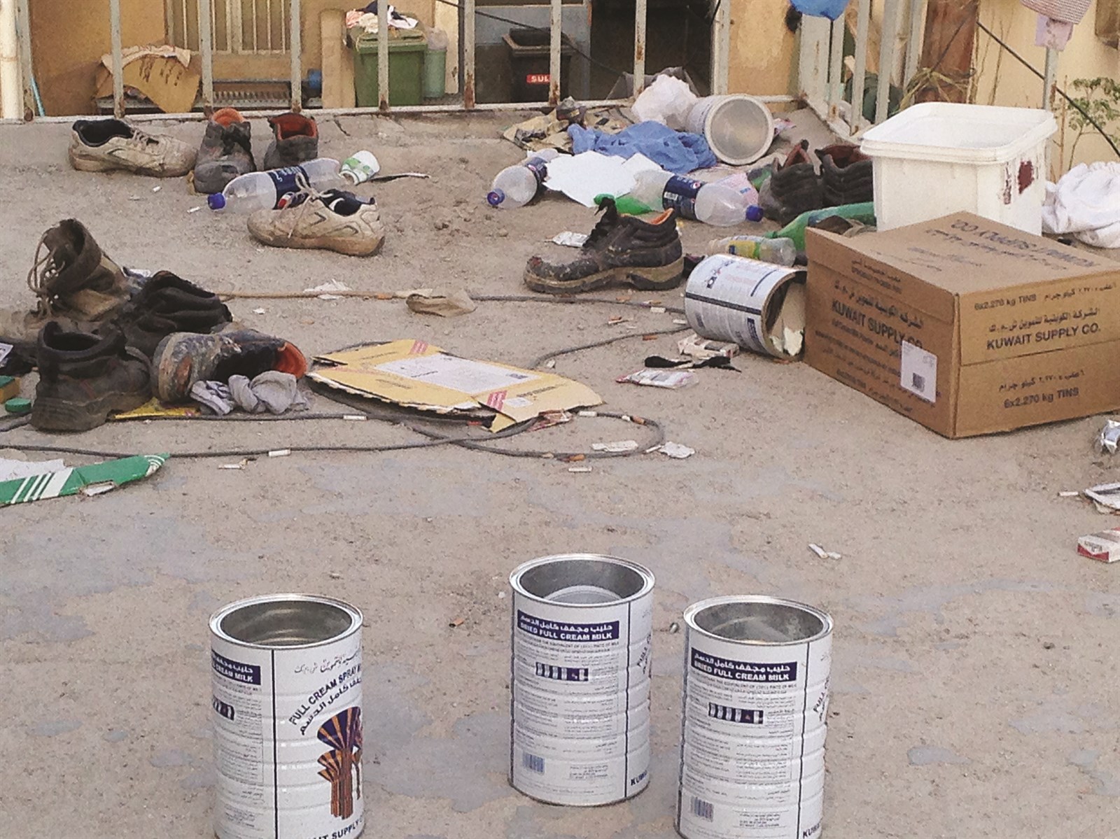 نفايات وأوساخ