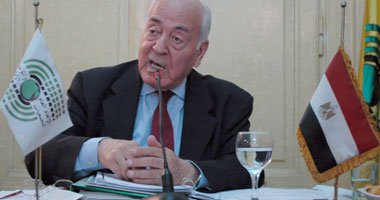 u0631u0626u064au0633 u0648u0632u0631u0627u0621 u0645u0635u0631 u0627u0644u0627u0633u0628u0642 u0627u0644u062fu0643u062au0648u0631 u0639u0628u062fu0627u0644u0639u0632u064au0632 u062du062cu0627u0632u064a