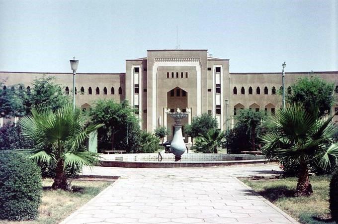 مؤسسة البابطين كانت حلماً راود مؤسسها حتى صارت معلماً من معالم الثقافة الكويتية