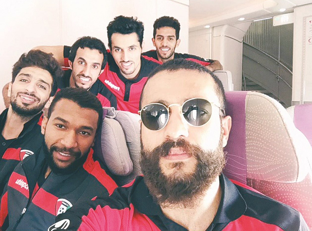 رحلة الـ «14 ساعة» قضاها اللاعبون بالمرح و«الغشمرة»... والنوم !