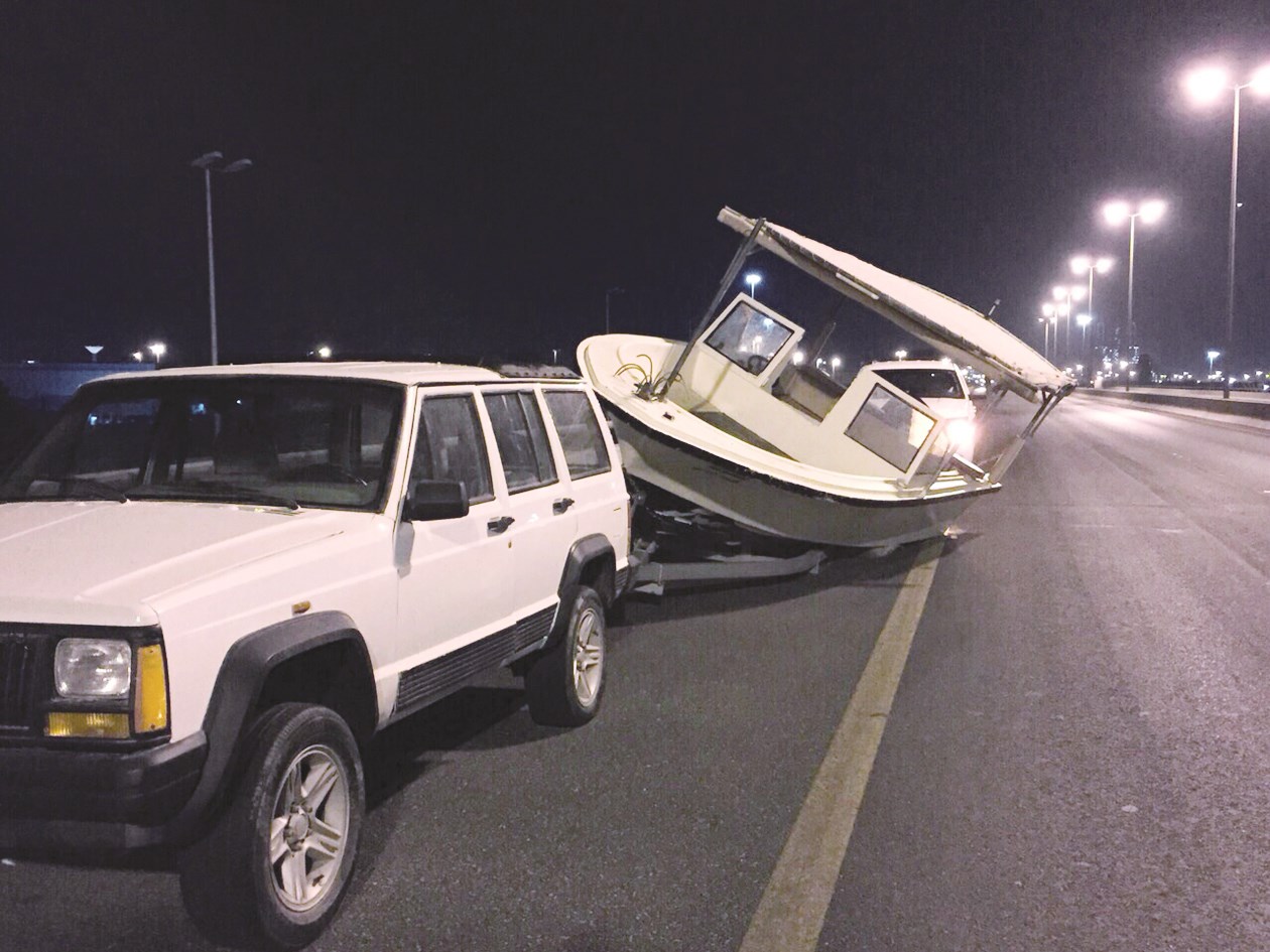 عملية نقل الطراد تصطدم بمعوقات الطريق دائماًً