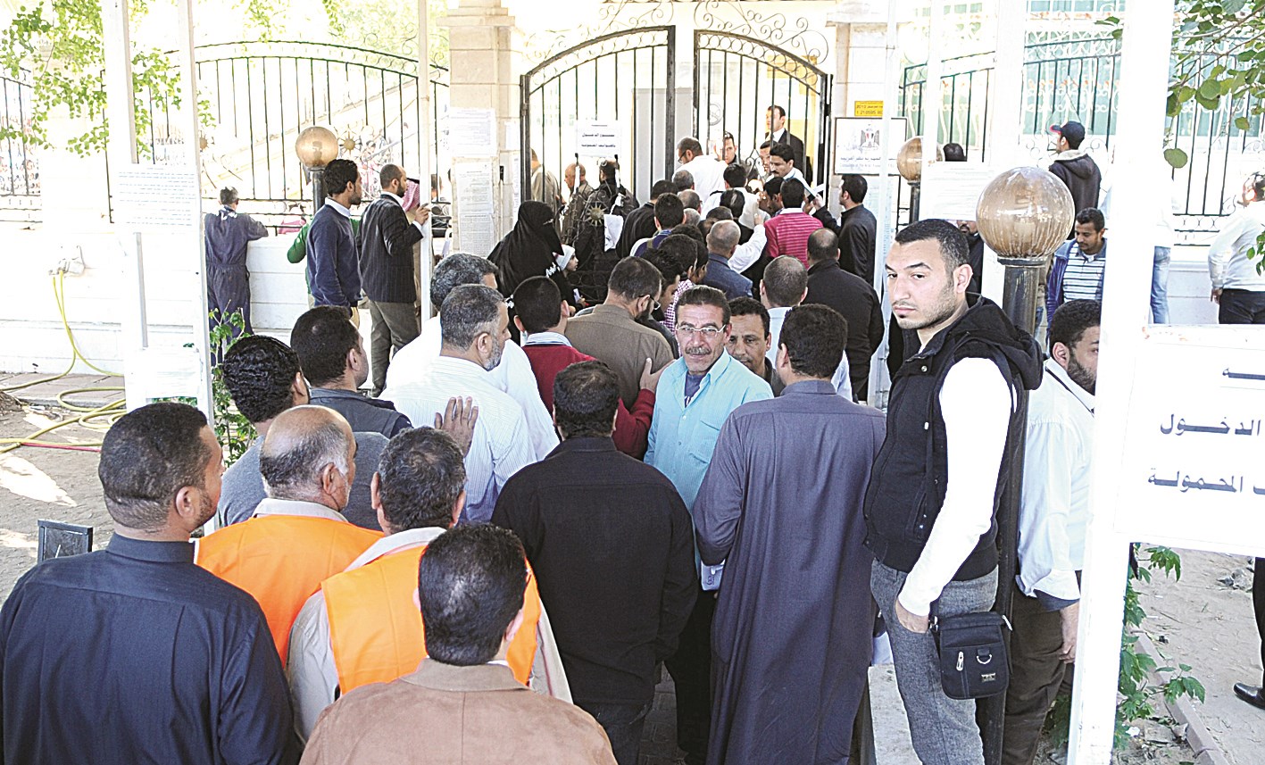 u0627u0632u062fu062du0627u0645 u0623u0645u0627u0645 u0627u0644u0642u0646u0635u0644u064au0629 u0627u0644u0645u0635u0631u064au0629 u0648u0627u0644u0628u0627u0628 u0645u063au0644u0642