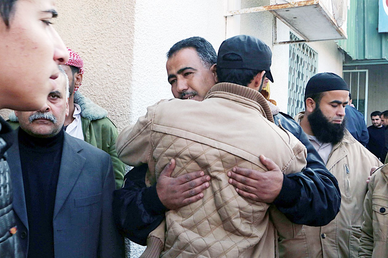 u0623u0642u0627u0631u0628 u0648u0623u0635u062fu0642u0627u0621 u0627u0644u0633u0645u0631u064a u0641u064a u0645u0633u062au0634u0641u0649 u00abu0646u0627u0635u0631u00bb u0641u064a u062eu0627u0646 u064au0648u0646u0633  ( u0627 u0641 u0628)