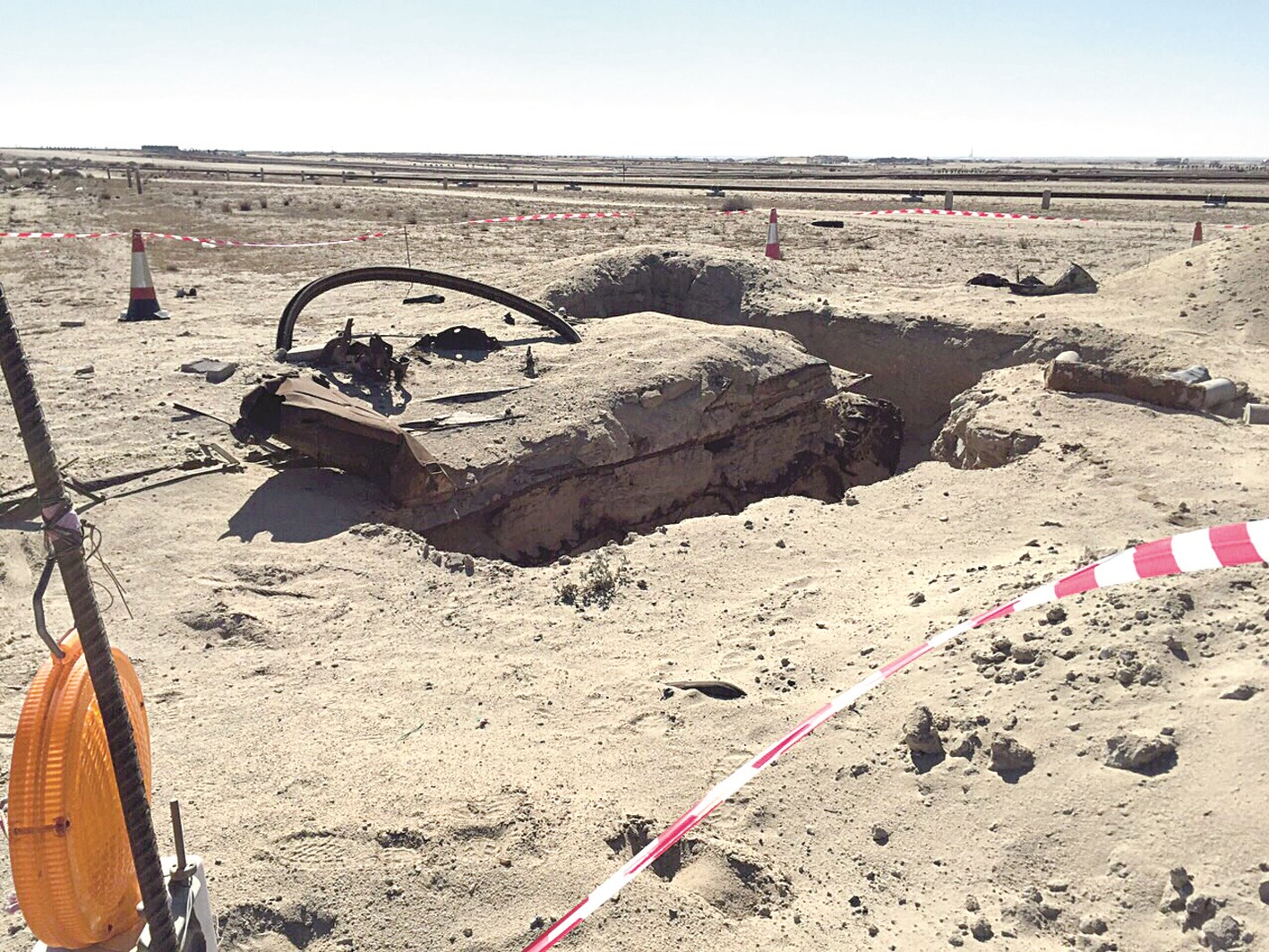 تسوير الموقع ووضع شريط تحذيري