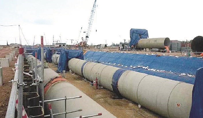 أعمال ربط أنابيب الفايبرغلاس الخاصة بنظام التبريد