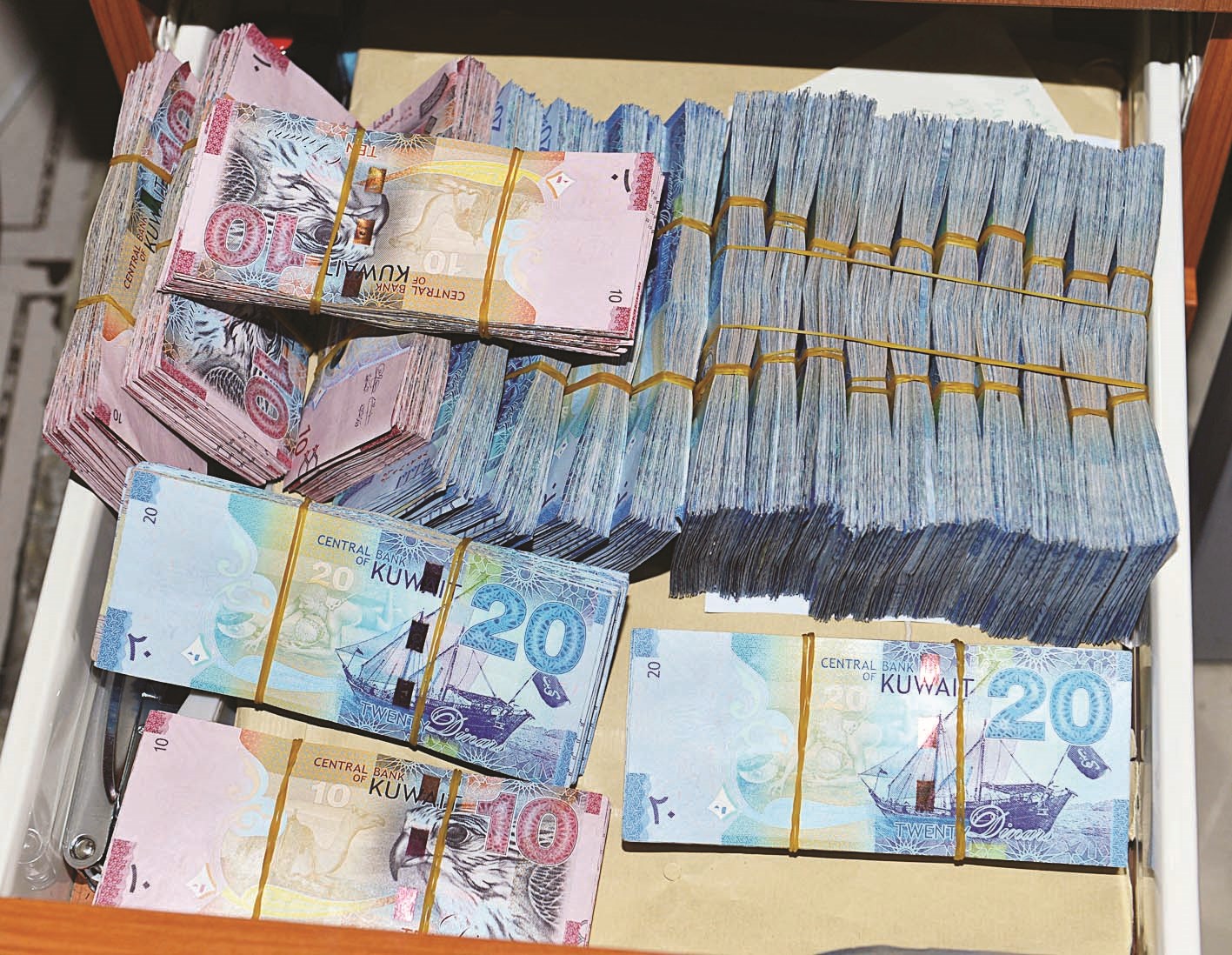 u0622u0644u0627u0641 u062du0635u0644u062au0647u0627 u0625u062fu0627u0631u0629 u0647u062cu0631u0629 u062du0648u0644u064a u0623u0645u0633 (u062au0635u0648u064au0631 u0645u0648u0633u0649 u0639u064au0627u0634)