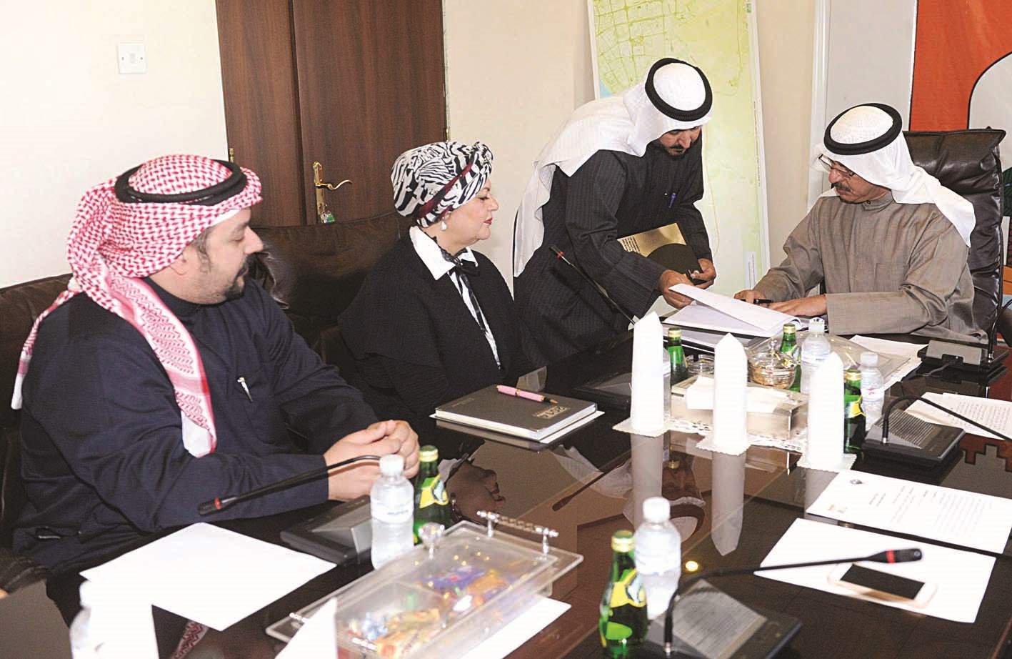 u0627u0644u0635u0628u064au062d u0648u0645u0645u062bu0644u0629 u0627u0644u0645u0643u062au0628 u0627u0644u0627u0633u062au0634u0627u0631u064a u064au0648u0642u0639u0627u0646 u0627u0644u0639u0642u062f (u062au0635u0648u064au0631 u0632u0643u0631u064au0627 u0639u0637u064au0629)