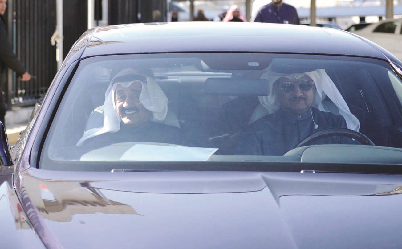 الخرافي مغادراً بعد الإدلاء بشهادته