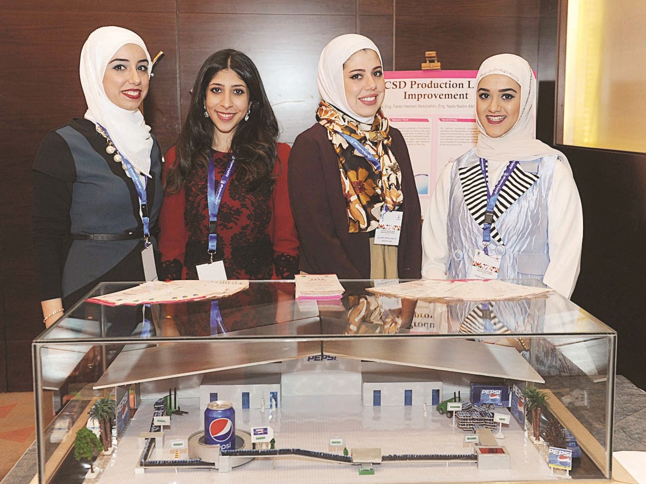 دانة قاسم ونورا الفودري وندى الخطيب وفرح عبدالرحيم