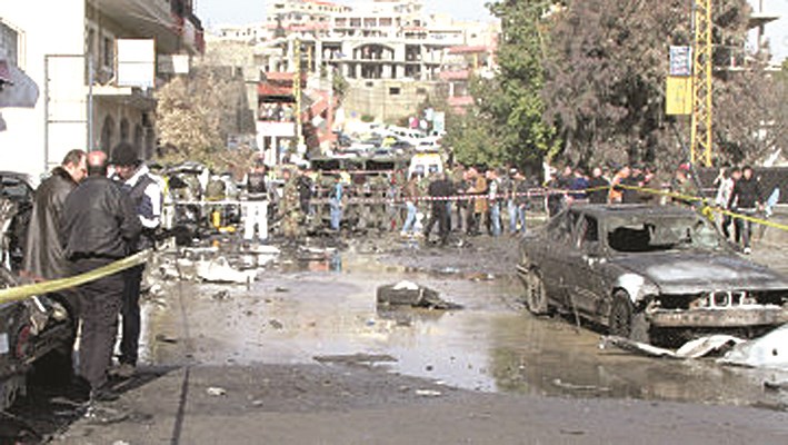 عناصر من الجيش اللبناني في مكان تفجير بمنطقة الهرمل