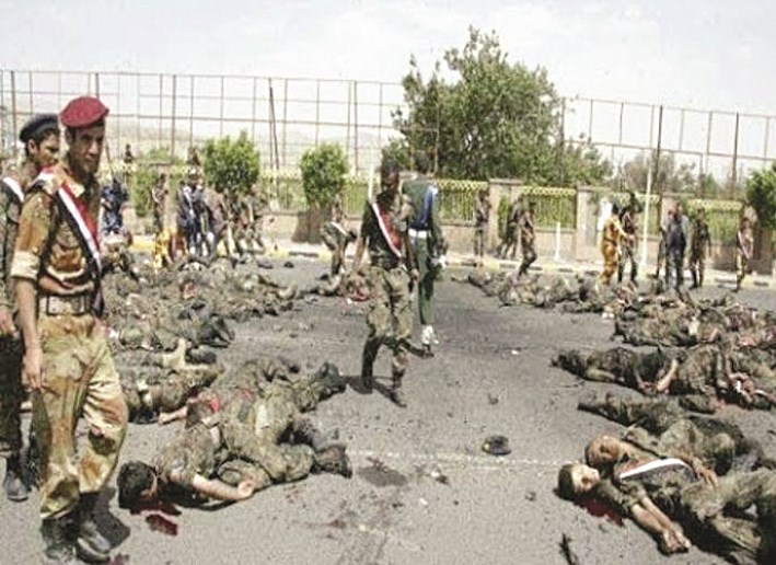 جثث جنود يمنيين سقطوا في هجوم انتحاري في حضرموت