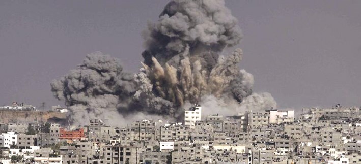 دخان بعد غارة على غزة