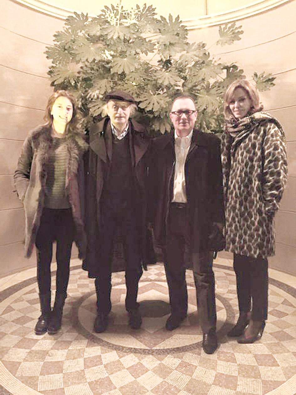 u0641u064au0644u062au0645u0627u0646 u0645u062du0627u0637u0627u064b u0628u062cu0646u0628u0644u0627u0637 u0648u0632u0648u062cu062au0647