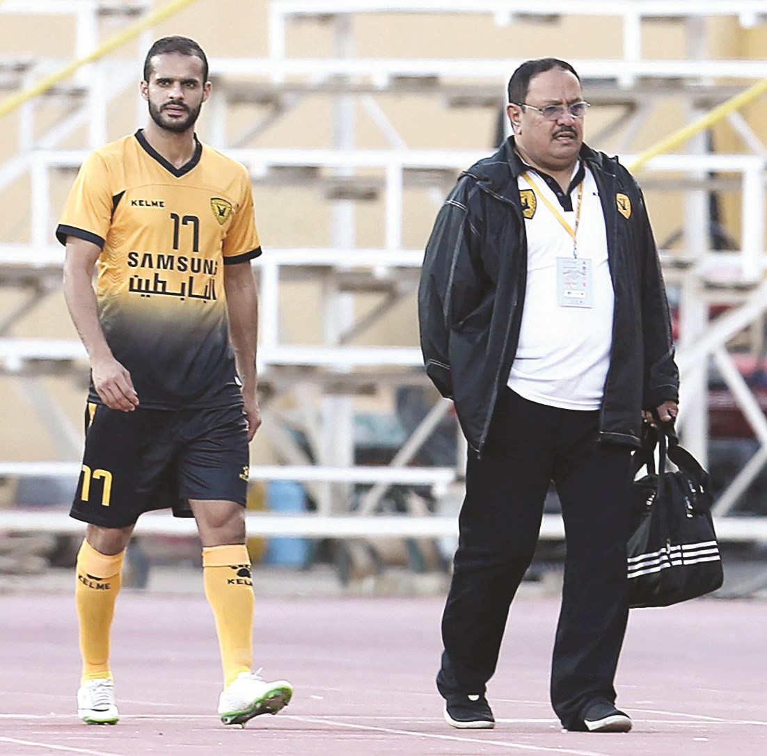 المطوع يخرج من الملعب مصابا