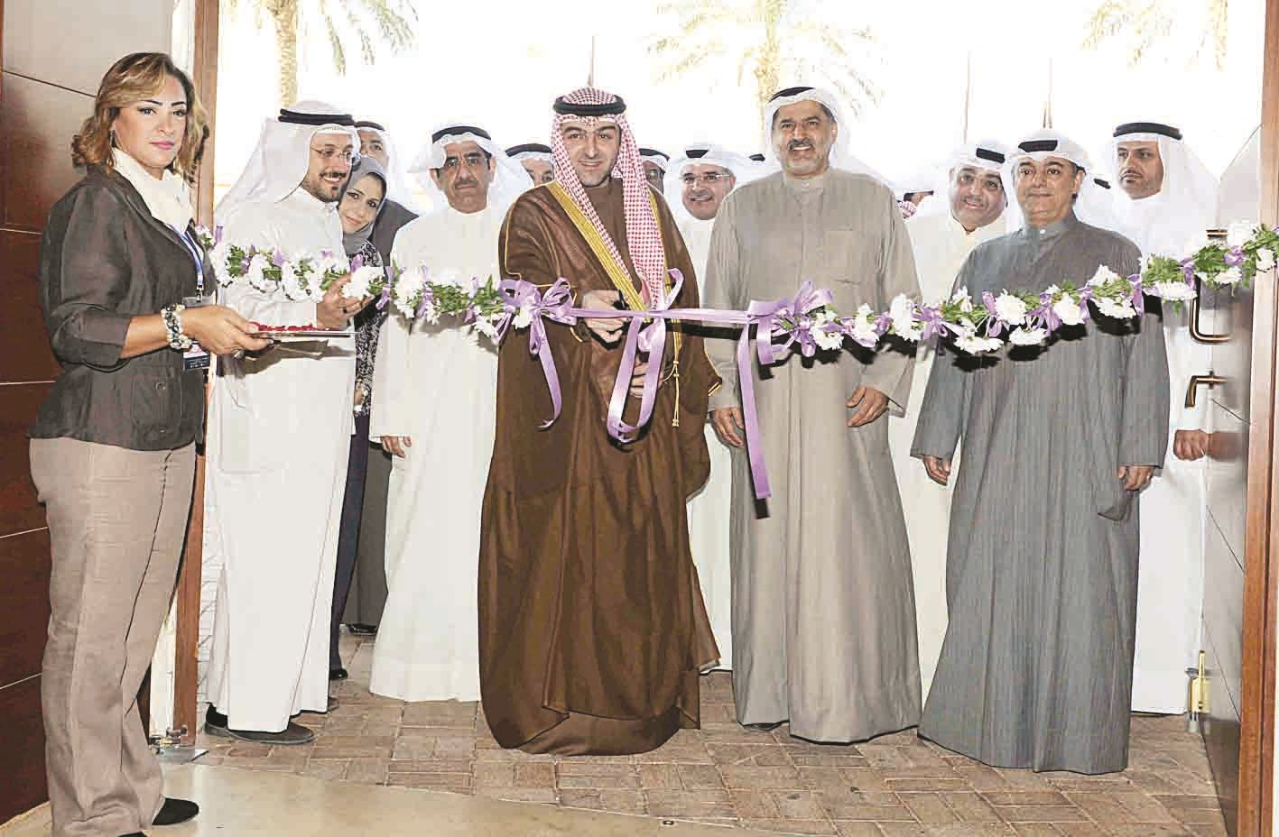 u0627u0644u0648u0632u064au0631 u0623u0628u0644 u0645u0641u062au062au062du0627u064b u0627u0644u0645u0639u0631u0636 u0628u062du0636u0648u0631 u0639u0627u062fu0644 u0627u0644u0635u0628u064au062d u0648u0627u0644u0645u0636u0641  (u062au0635u0648u064au0631 u0637u0627u0631u0642 u0639u0632u0627u0644u062fu064au0646)