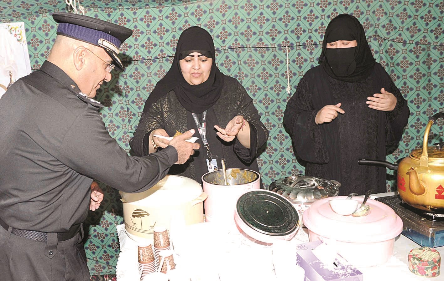 الديين متفقداً المخيم الربيعي للنزيلات